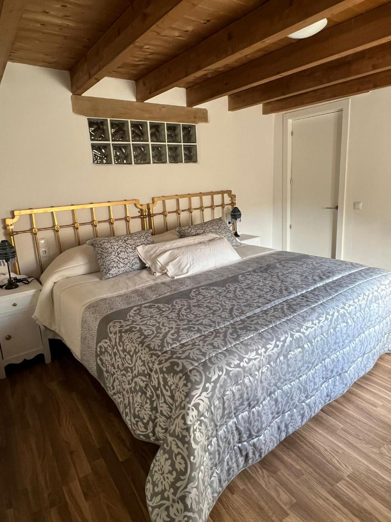 La Golondrina Apartment Candeleda Bagian luar foto
